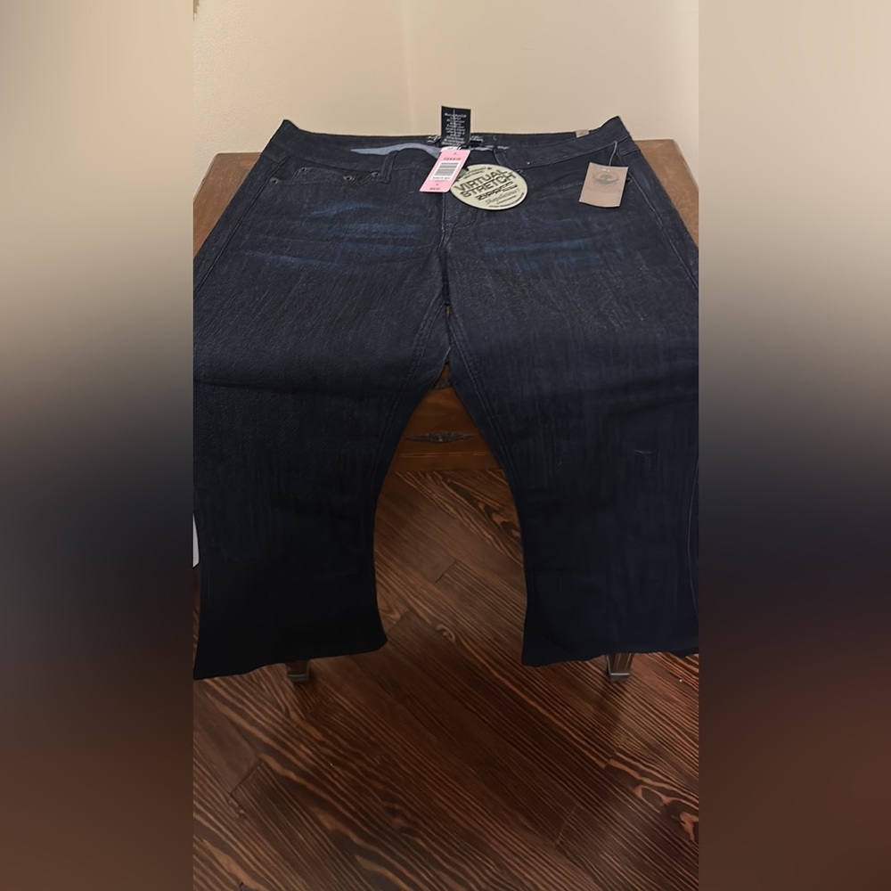 Torrid Flare Leg Size 16 New with Tags